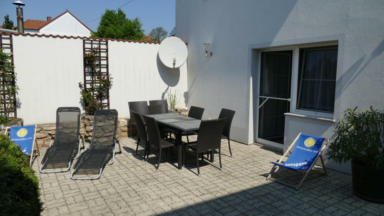 Gaestehaus Fischbach Jois Exteriör bild