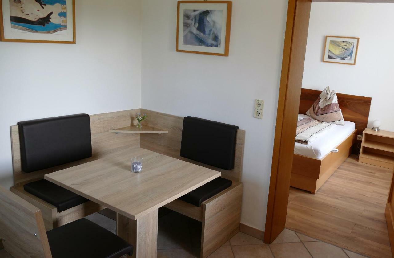 Gaestehaus Fischbach Jois Exteriör bild